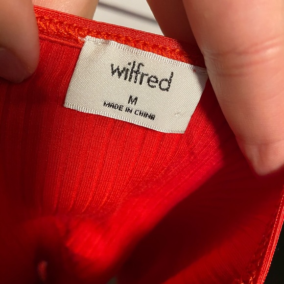 ❗️SOLD❗️WILFRED ARITZIA RED TANK TOP MINT CONDTION - Picture 4 of 4